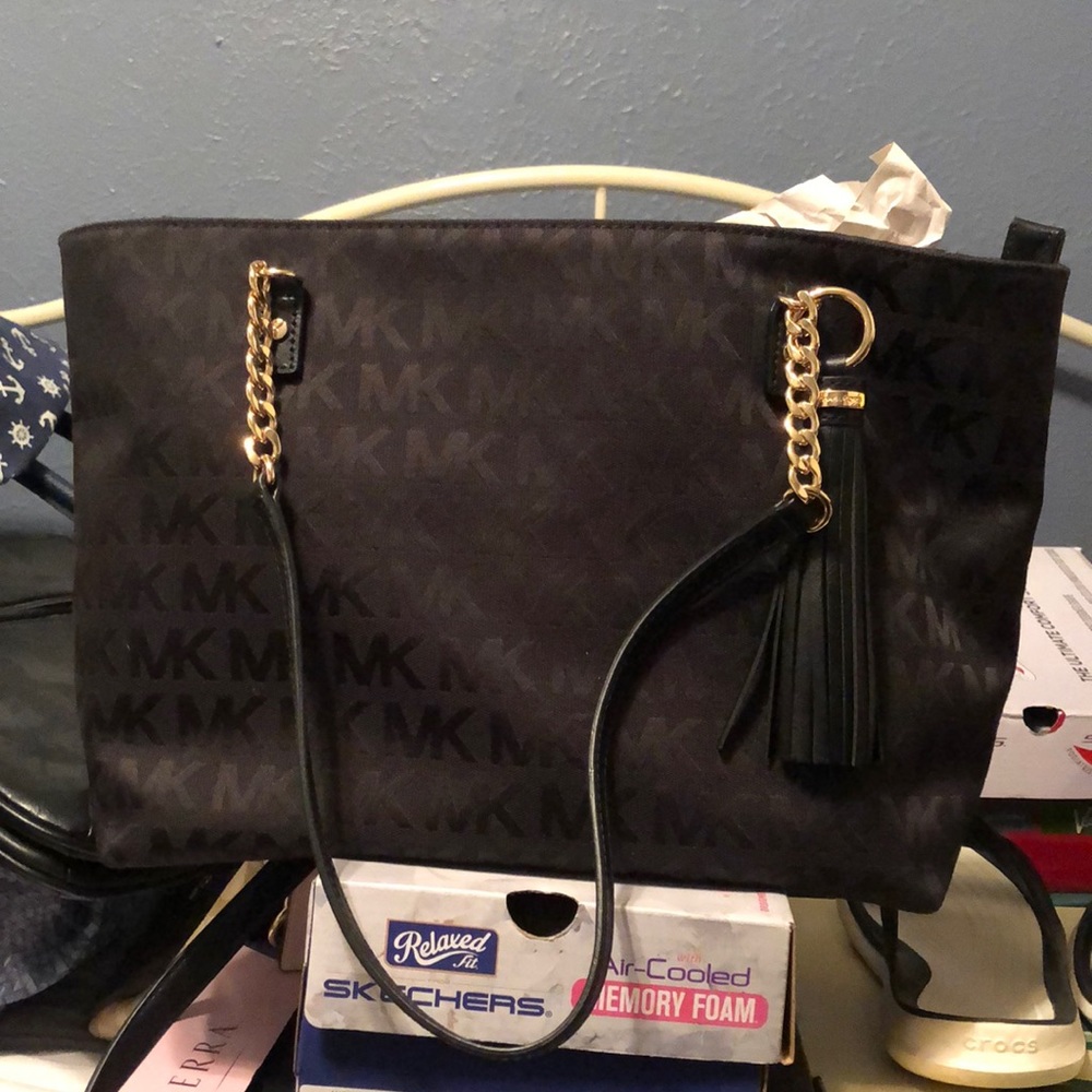 Michael Kors jet set chain tote with tassel new never used